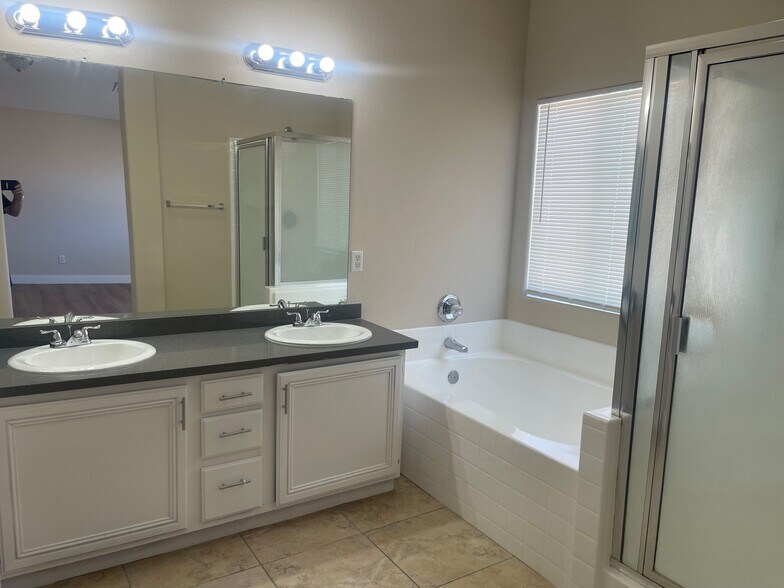 Building Photo - 6726 Montezuma Castle Ln