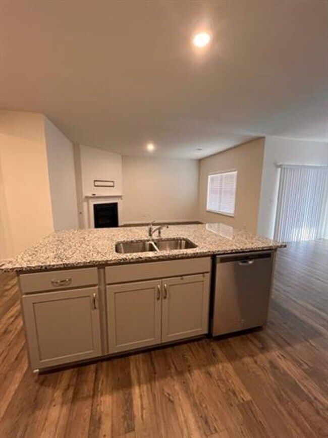 Building Photo - Beautiful 3-Bedroom Home in Oakland - Mode...