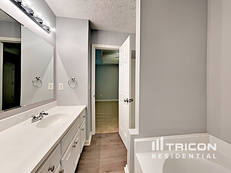 Building Photo - 115 Park Pl Ct