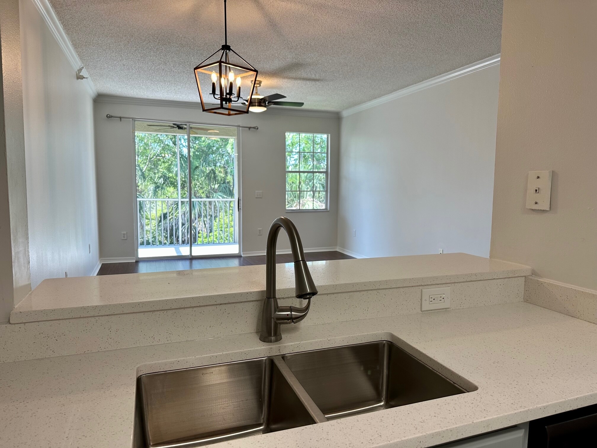 Breakfast Bar - 5701 Bentgrass Dr