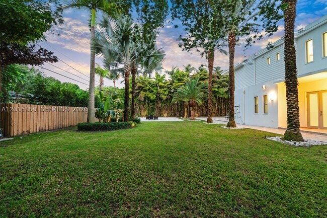 Building Photo - 3917 S Le Jeune Rd