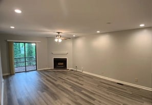 Building Photo - 115 Greengate Ct