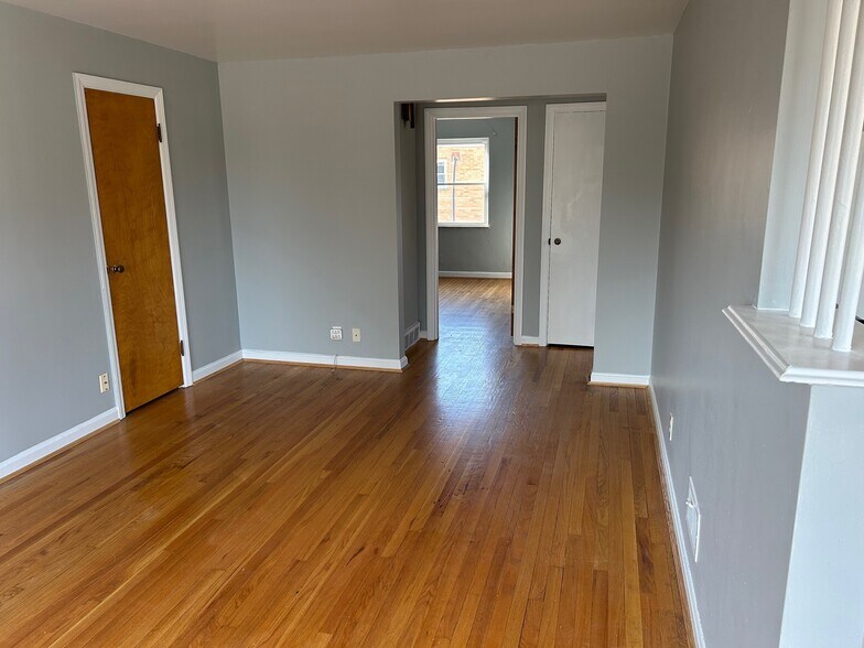 Building Photo - 835 S Fort Thomas Ave