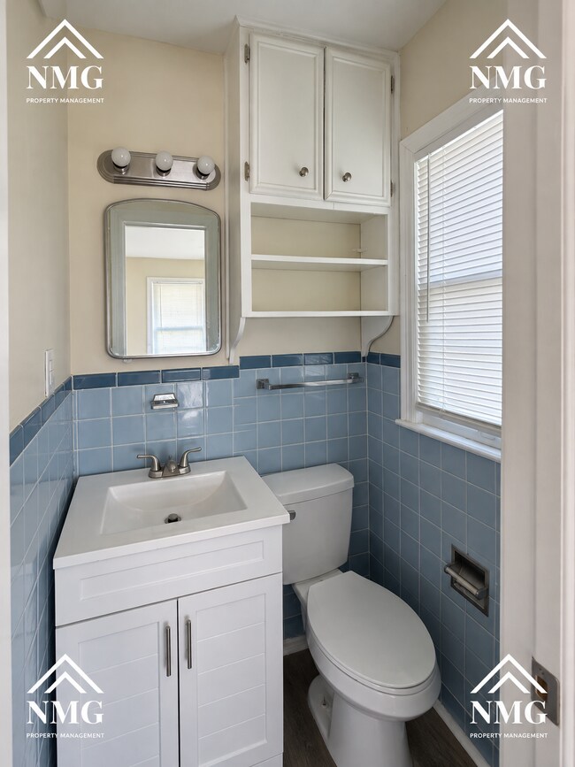 Building Photo - 215 Wildwood Ter