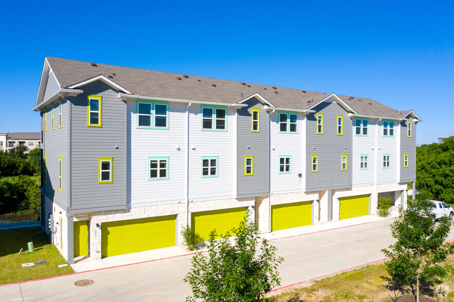 Primary Photo - Trailside Oaks Townhomes and Apartments