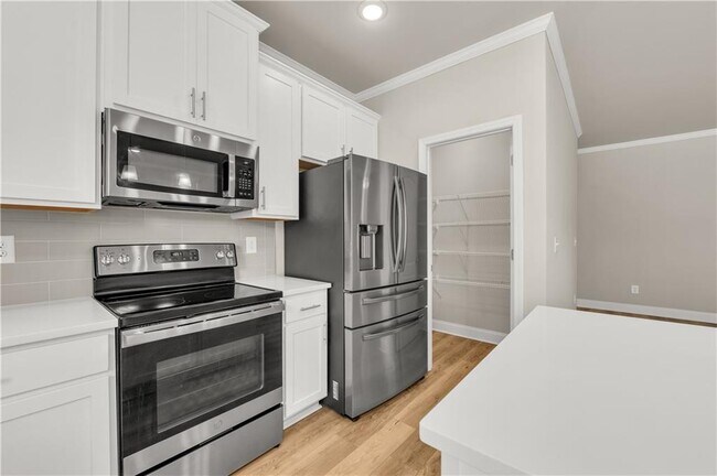 Building Photo - 1486 Fern Ridge Ln