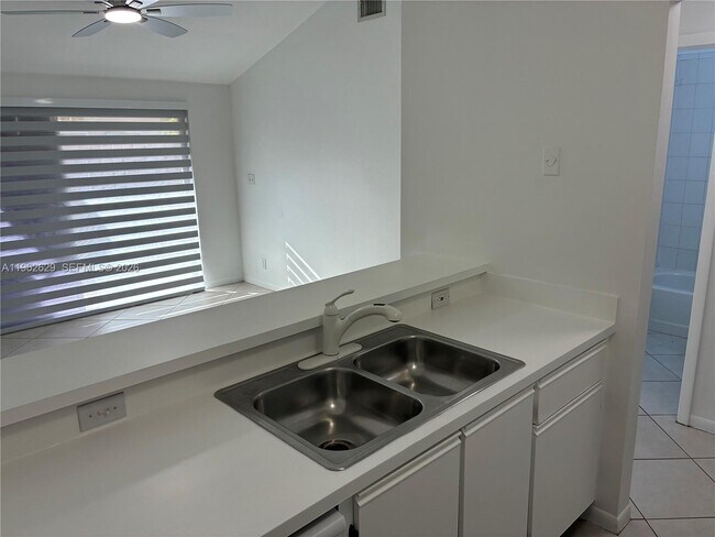 Building Photo - 11611 SW 90th Terrace