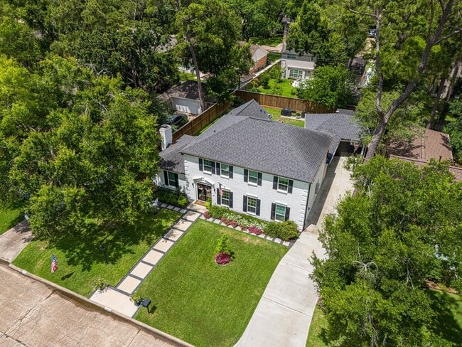 Building Photo - 715 Thistlewood Dr