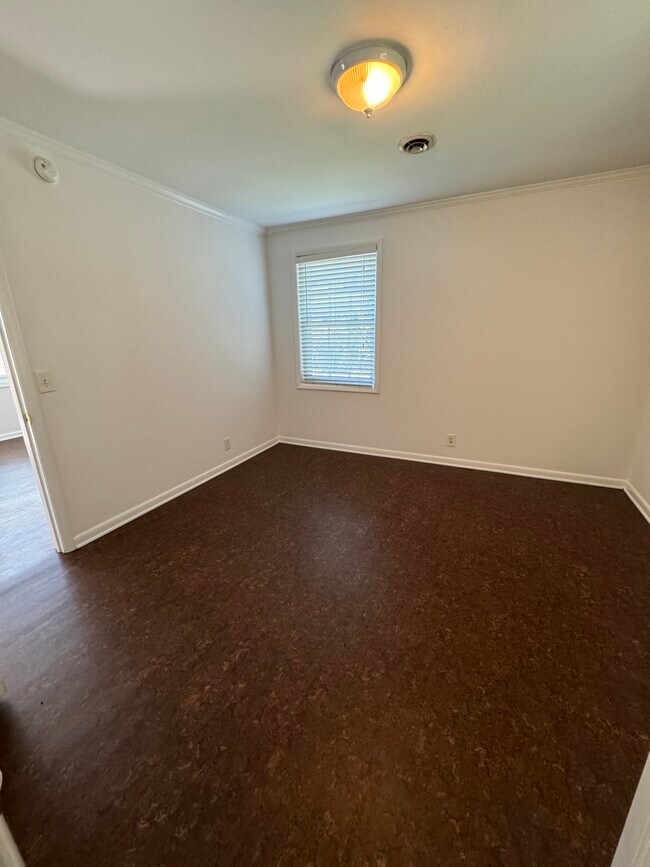 Building Photo - 2213 White Ave