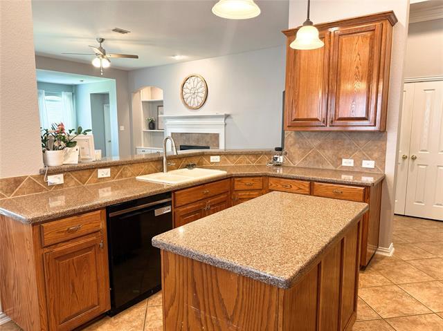 Building Photo - 6852 Seacoast Dr