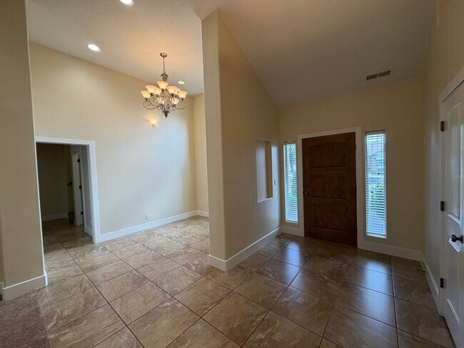 Building Photo - 135 Orchard Ln