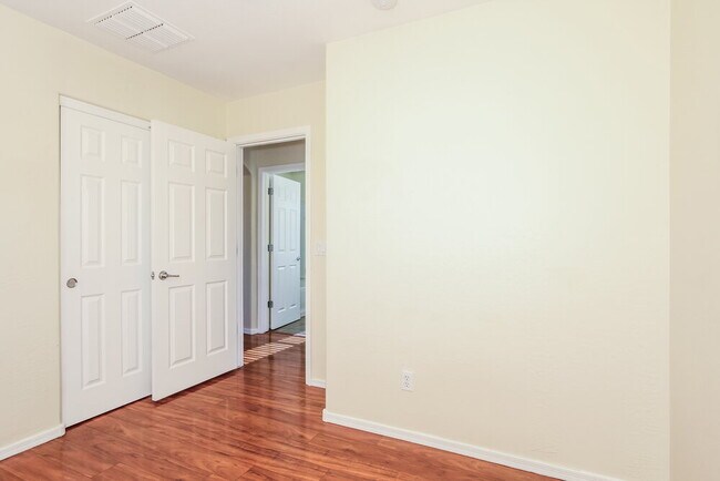 Building Photo - 2519 N 148th Dr