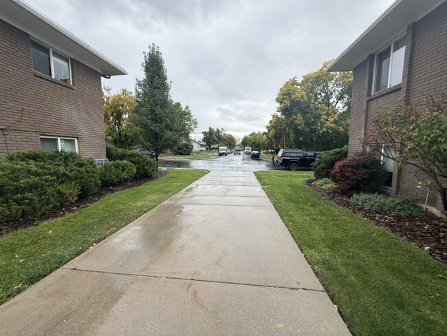 Building Photo - 545 Stringham Ave