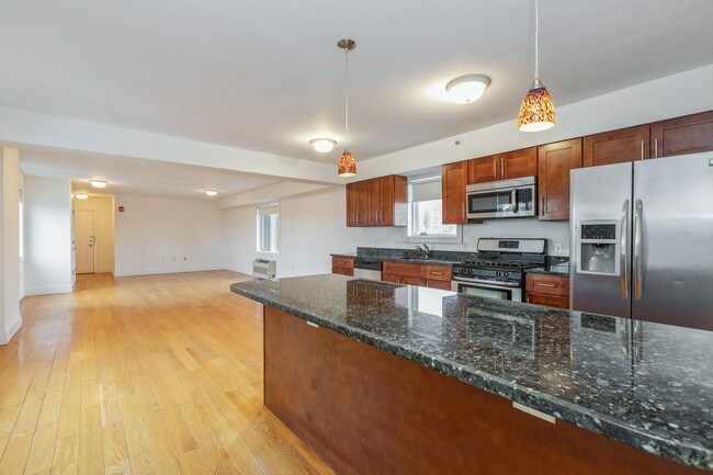 Building Photo - 125 43rd St