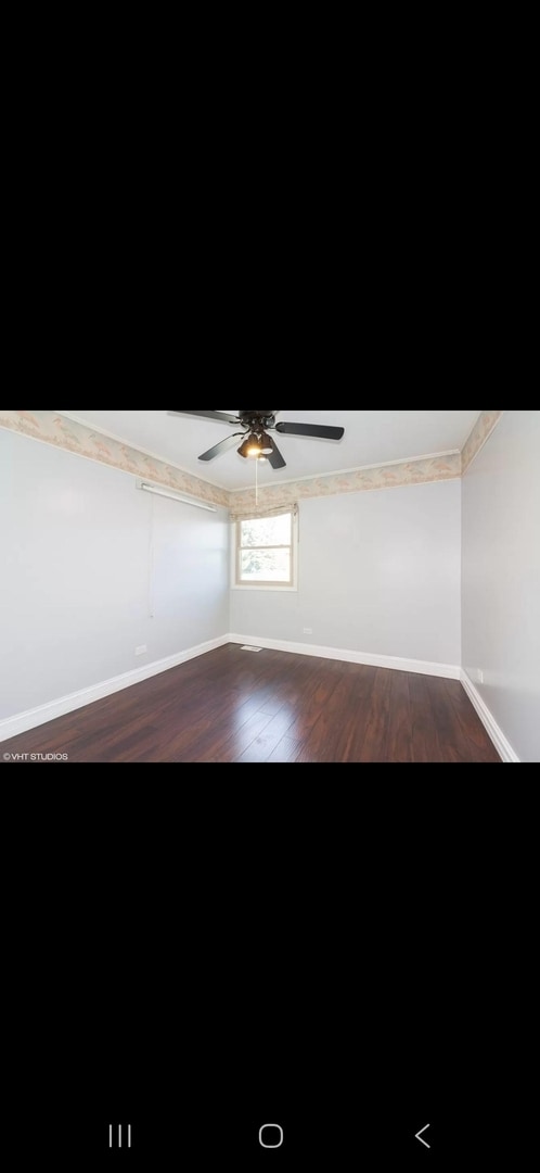 Building Photo - 7S640 Lynn Dr