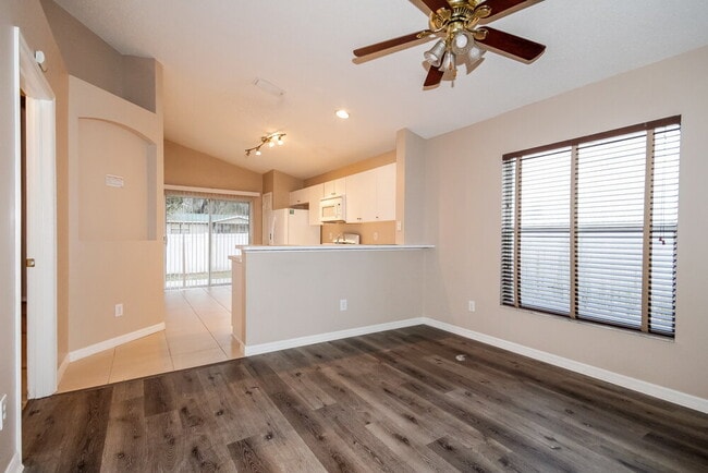 Building Photo - 504 Cape Cod Cir