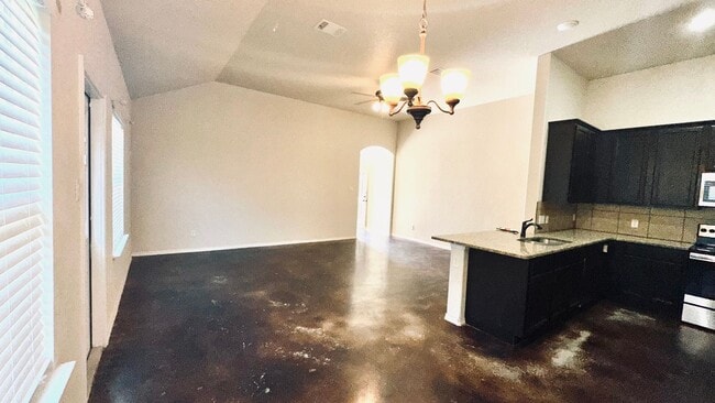 Building Photo - Beautiful 3 bedroom near Potranco!