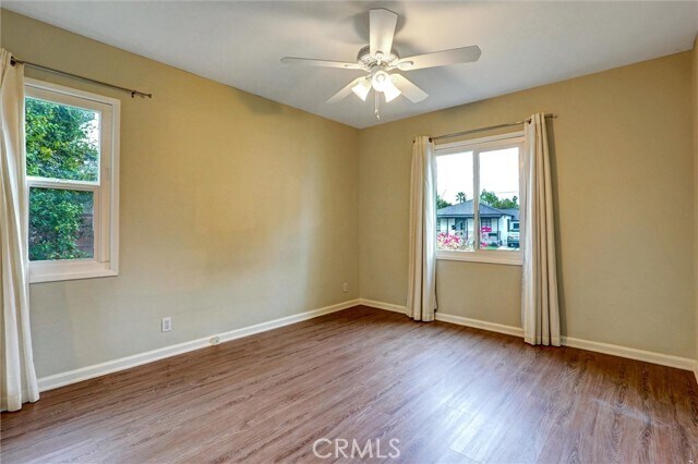 Building Photo - 5863 Alonzo Ave