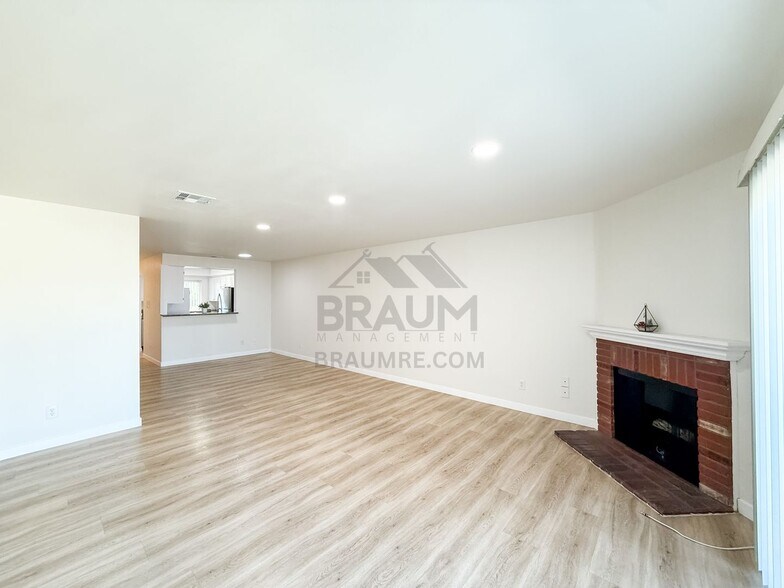 Building Photo - 11839 Burbank Blvd