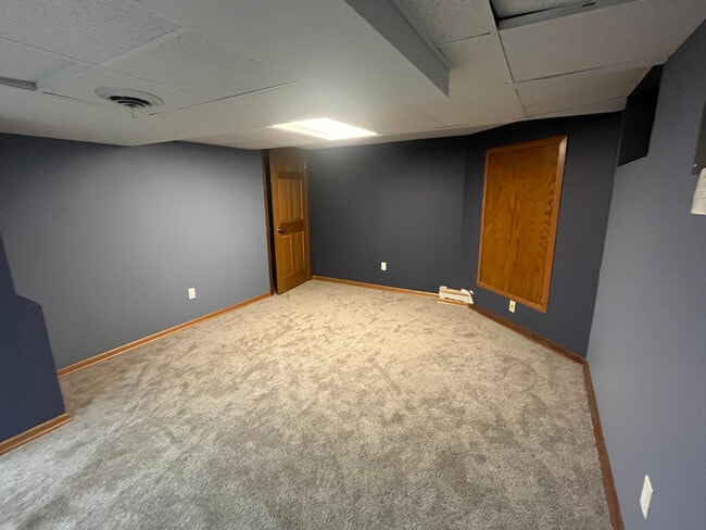 Building Photo - 120 S Orchard St