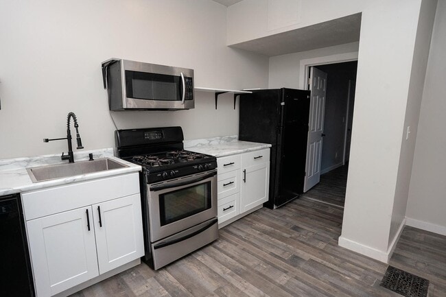 Building Photo - 840 S Ironwood Dr