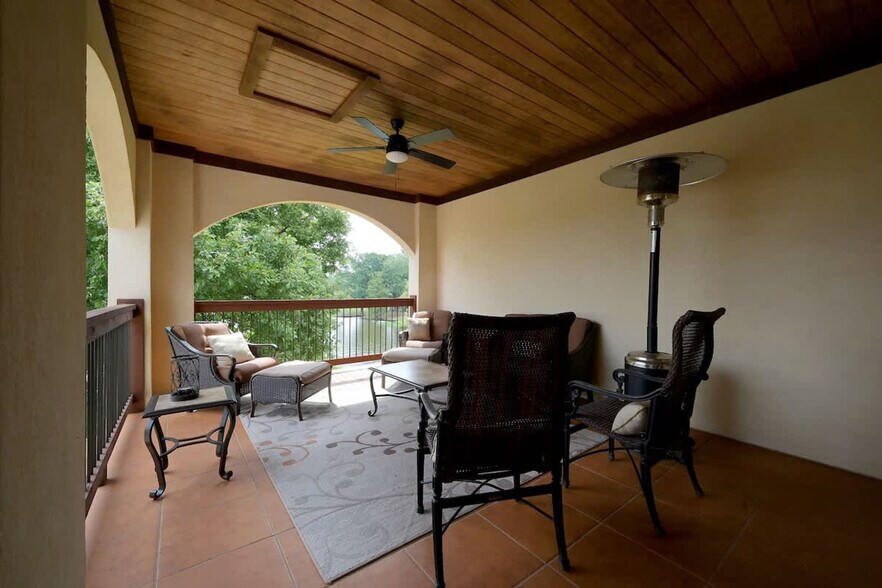 Building Photo - 473 Cuscowilla Dr