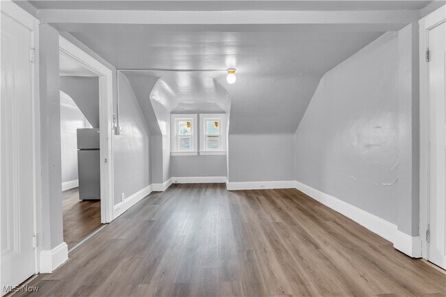 Building Photo - 2911 Ludlow Rd