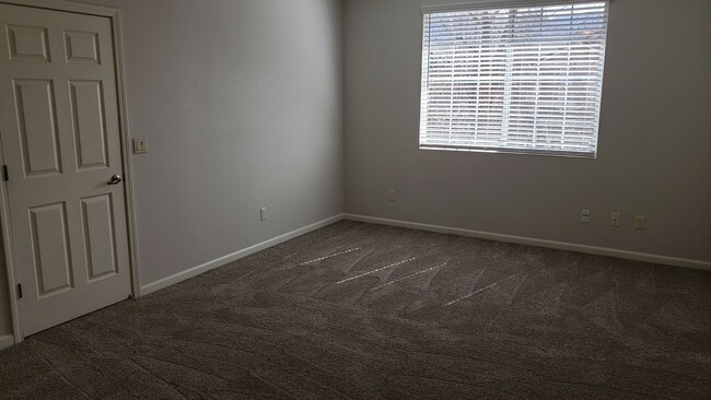 Building Photo - ONLY $2,475 PER MONTH RENT FOR THIS SUPER ...