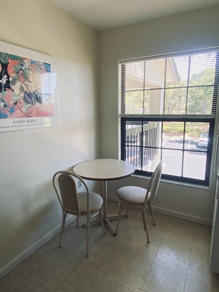 Building Photo - 4727 Winslow Beacon