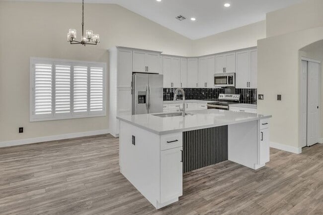 Building Photo - 3283 E Bonanza Rd