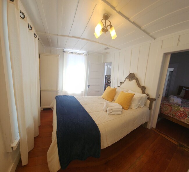 Building Photo - Islay Street  770-774