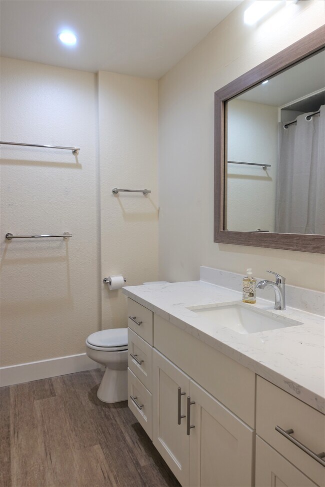 Building Photo - 222 S Central Ave