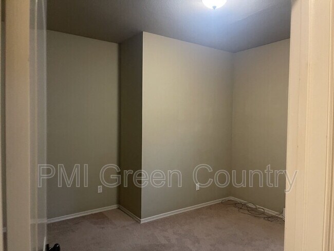 Building Photo - 4713 S 181st E Ave