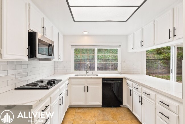 Building Photo - Spacious 4 bed, 2.5 bath Home Available Now in the Turtle Rock community