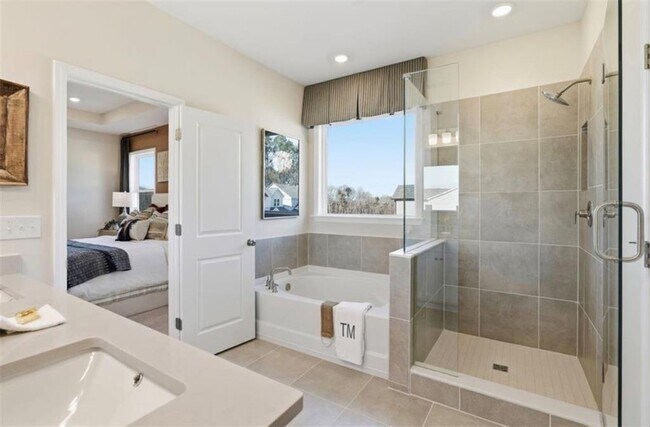 Building Photo - 2145 The Ln NE