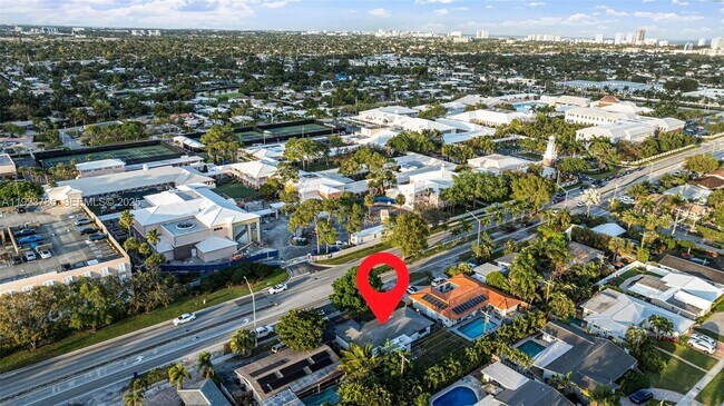 Building Photo - 1472 NE 62nd St