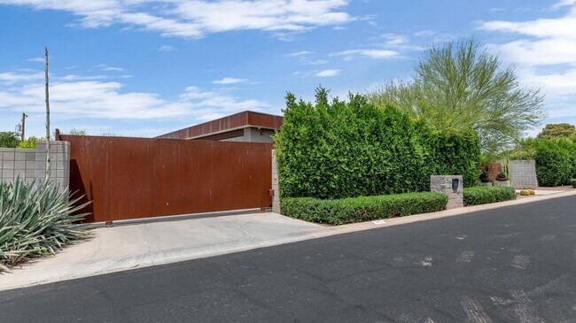 Building Photo - 4912 N 45th St