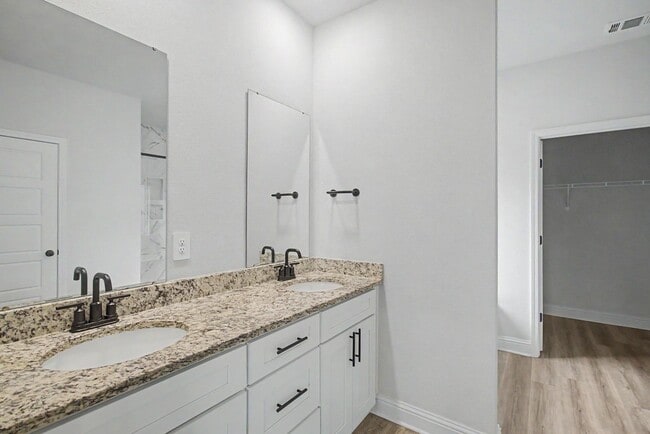 Building Photo - 13569 Sarus Dr