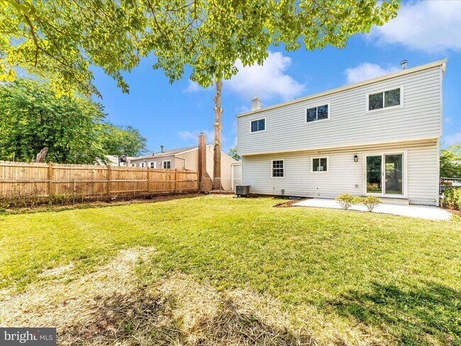 Building Photo - 1305 Peachtree Ct