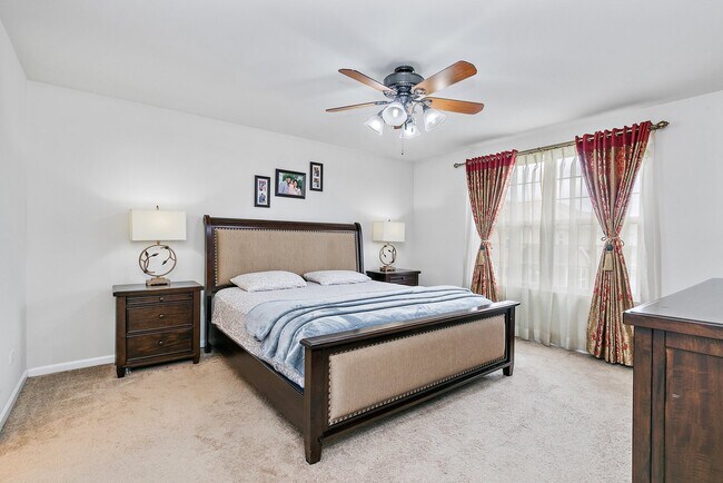 Building Photo - 3557 Crestwood Ln