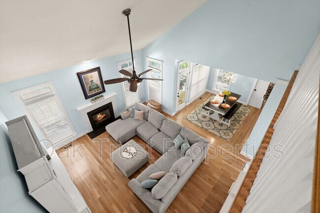 Building Photo - 127 Blackwater Dr