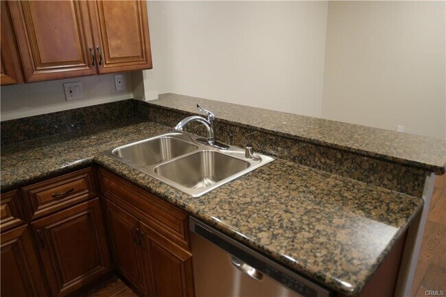 Building Photo - 61 Ashbrook