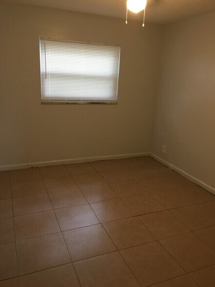 Building Photo - 1630 S 58th St