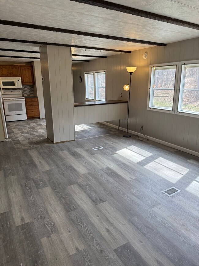 Building Photo - 14 Peach Orchard Rd