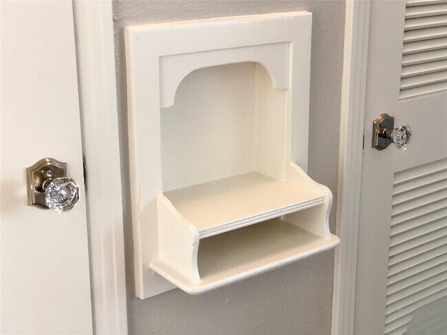 Building Photo - 2402 Watts St