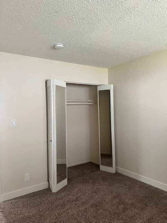 Building Photo - REMODELED 2 BED UNIT W/ GARAGE!