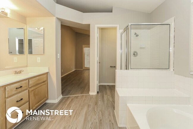 Building Photo - 6716 Rancho Santa Fe Dr