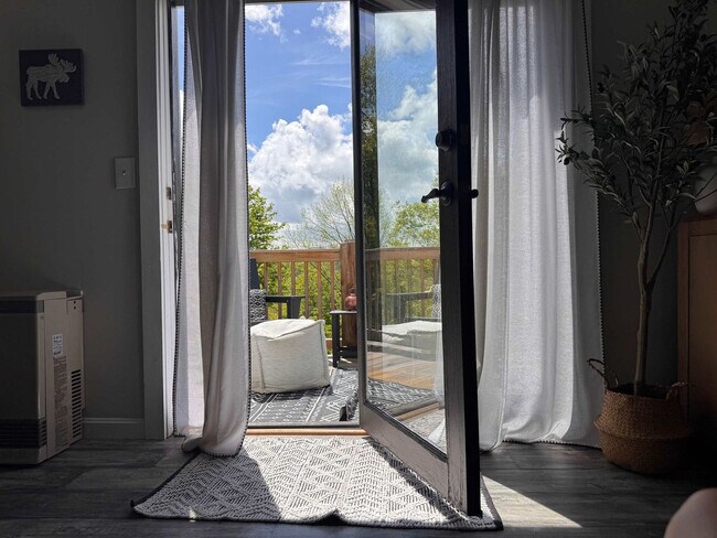 Building Photo - 18 Alpine Ct