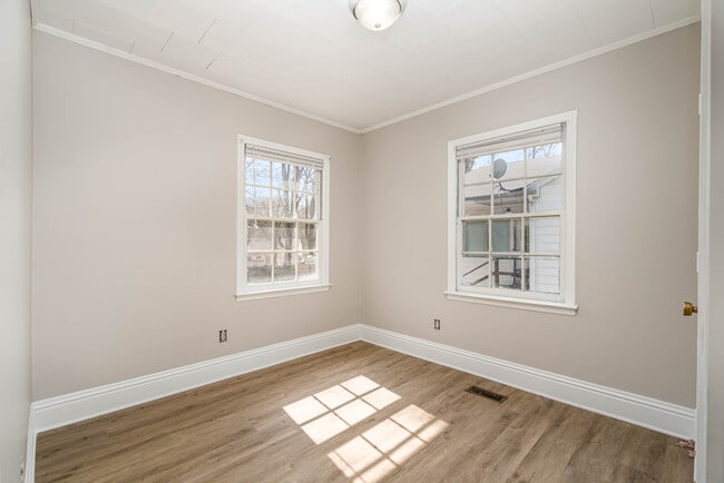 Building Photo - 617 W Garrison Blvd