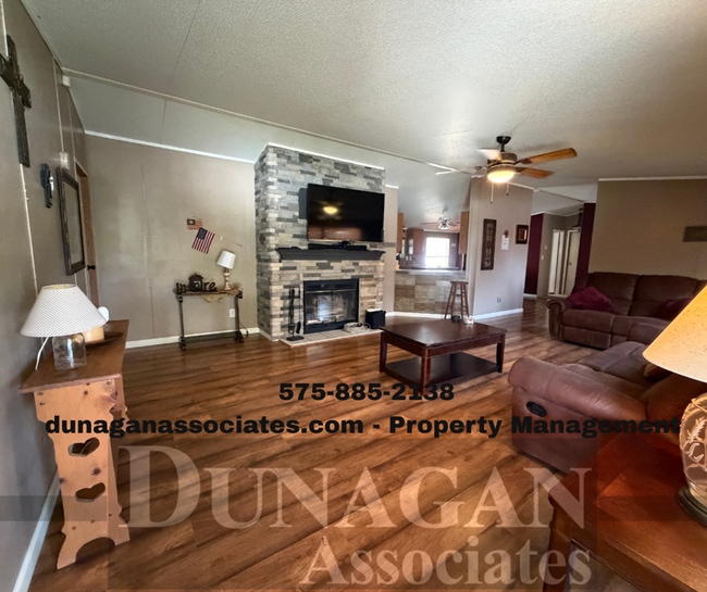 Building Photo - 301 E Rose St